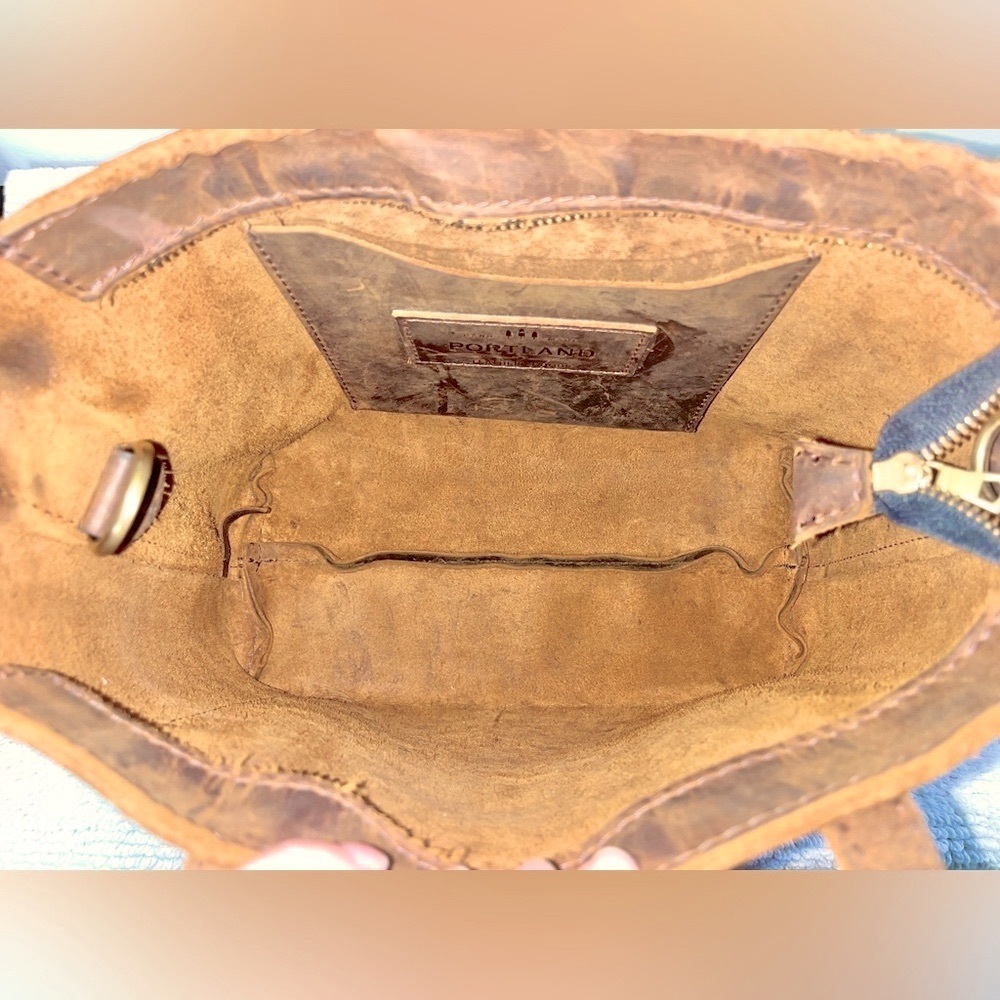 Portland Leather Co Medium Crossbody Tote - Canyon: Retired Color! - Picture 6 of 12
